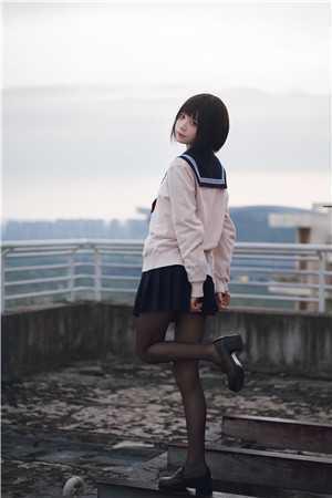 畅销小说推荐穿成明君心尖宠,众妃谄媚我开摆