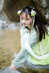 畅销书籍重生后勾引皇帝?夫人她红杏出墙啦